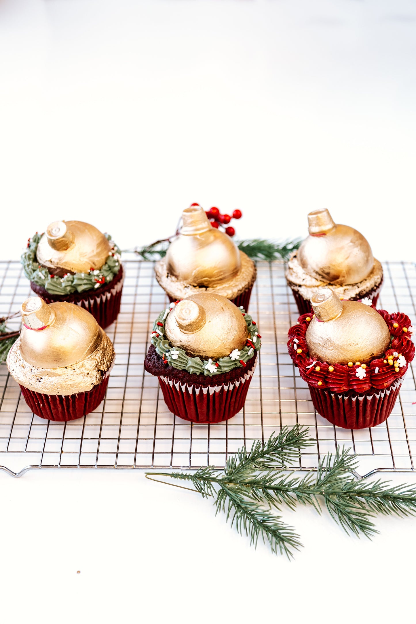 Ornament cupcakes