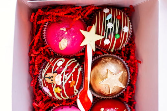 Holiday cocoa bombs